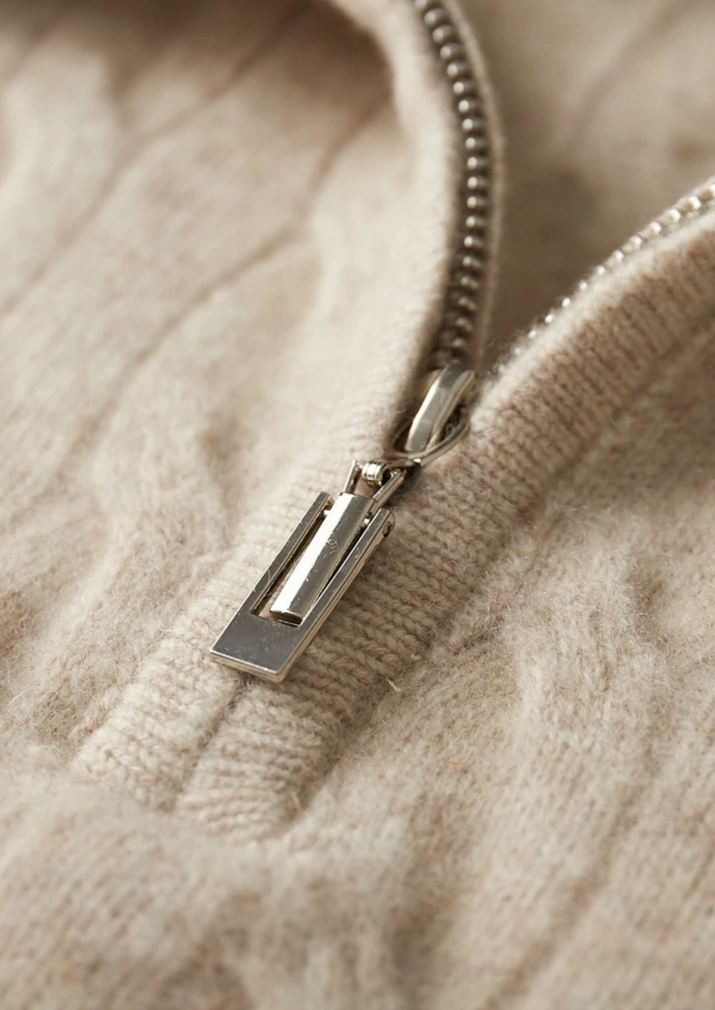 Demi-zip en laine mérinos pure extra-fine avec câble