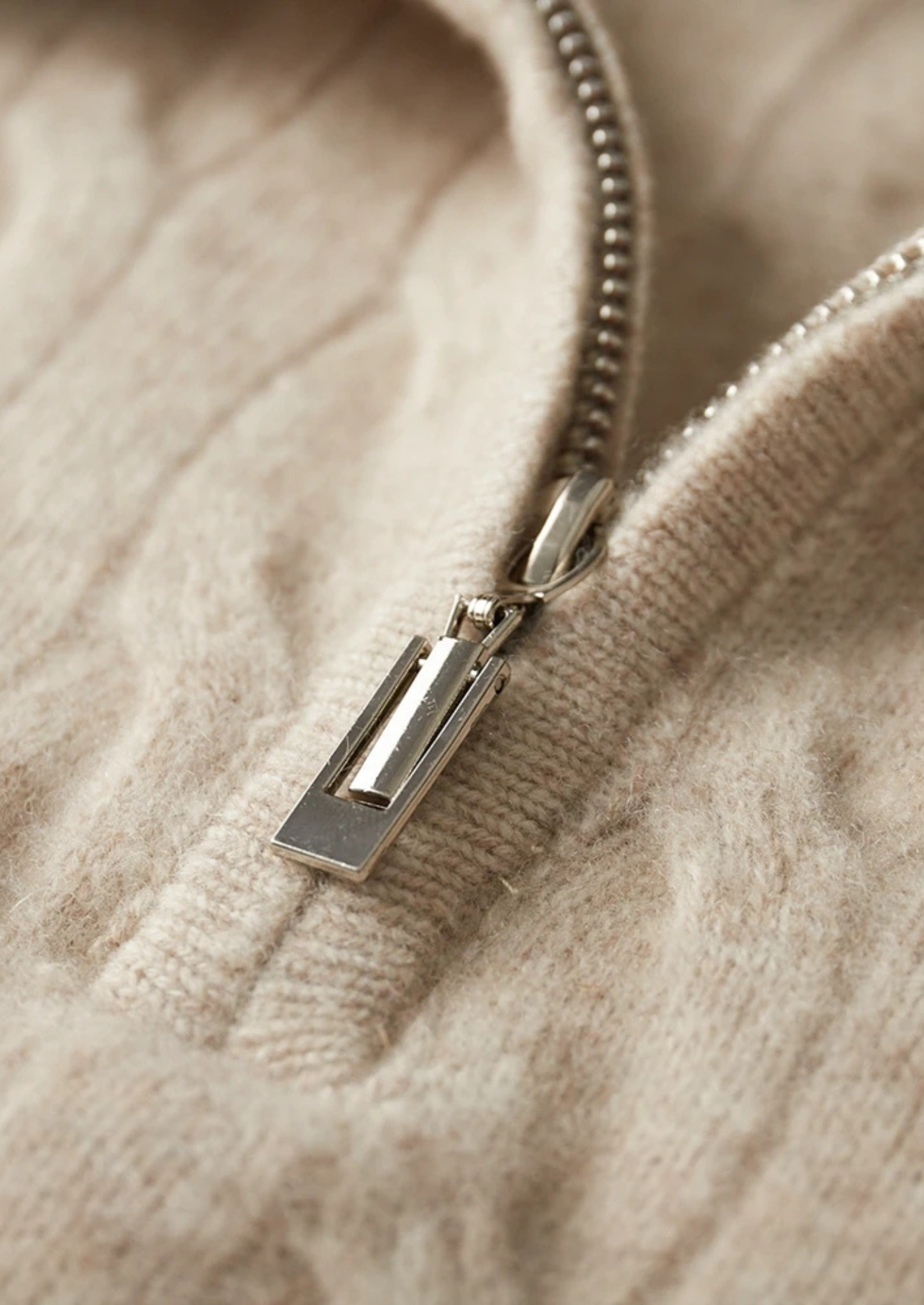 Demi-zip en laine mérinos pure extra-fine avec câble