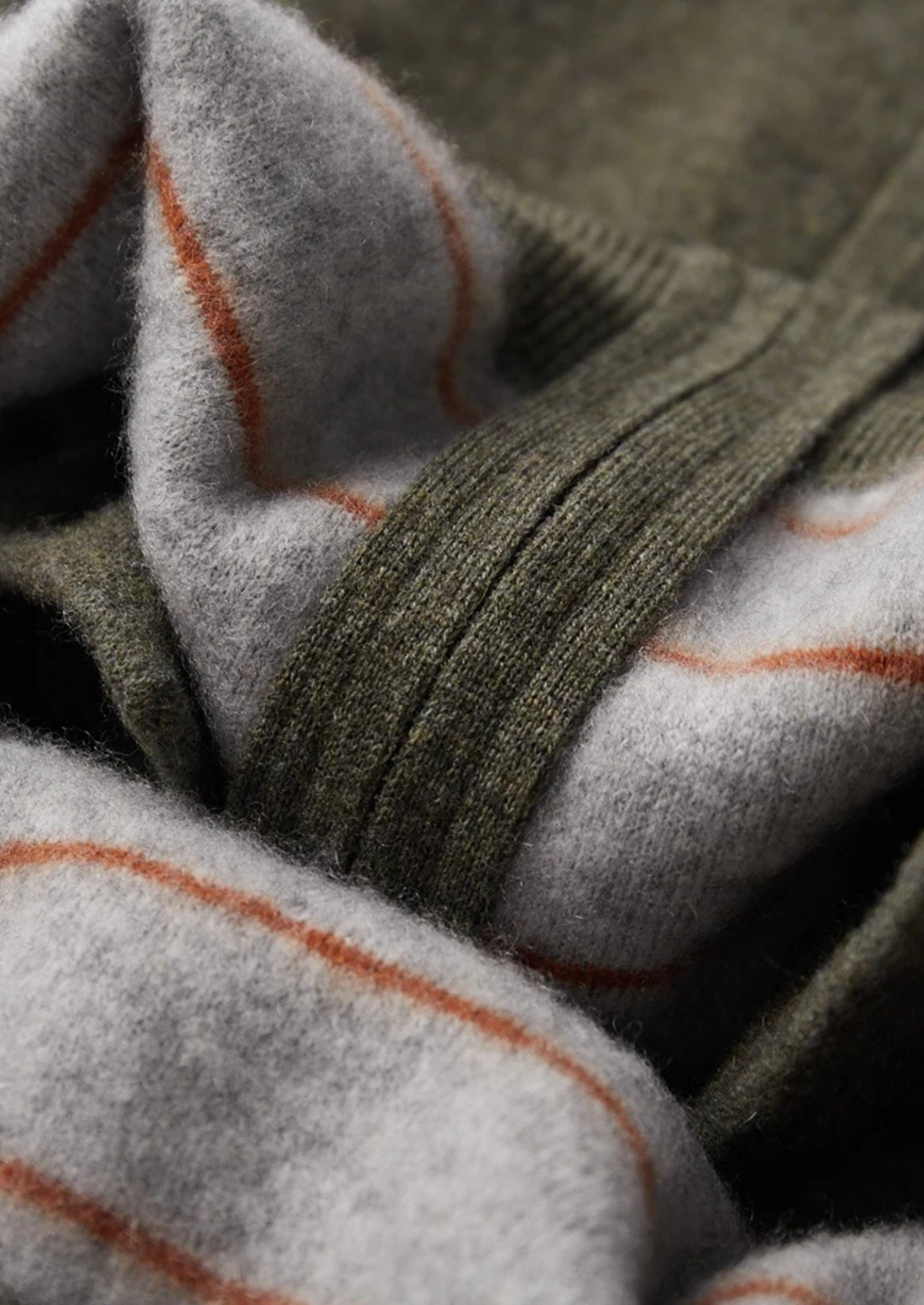 Cardigan zippé bicolore en cachemire premium
