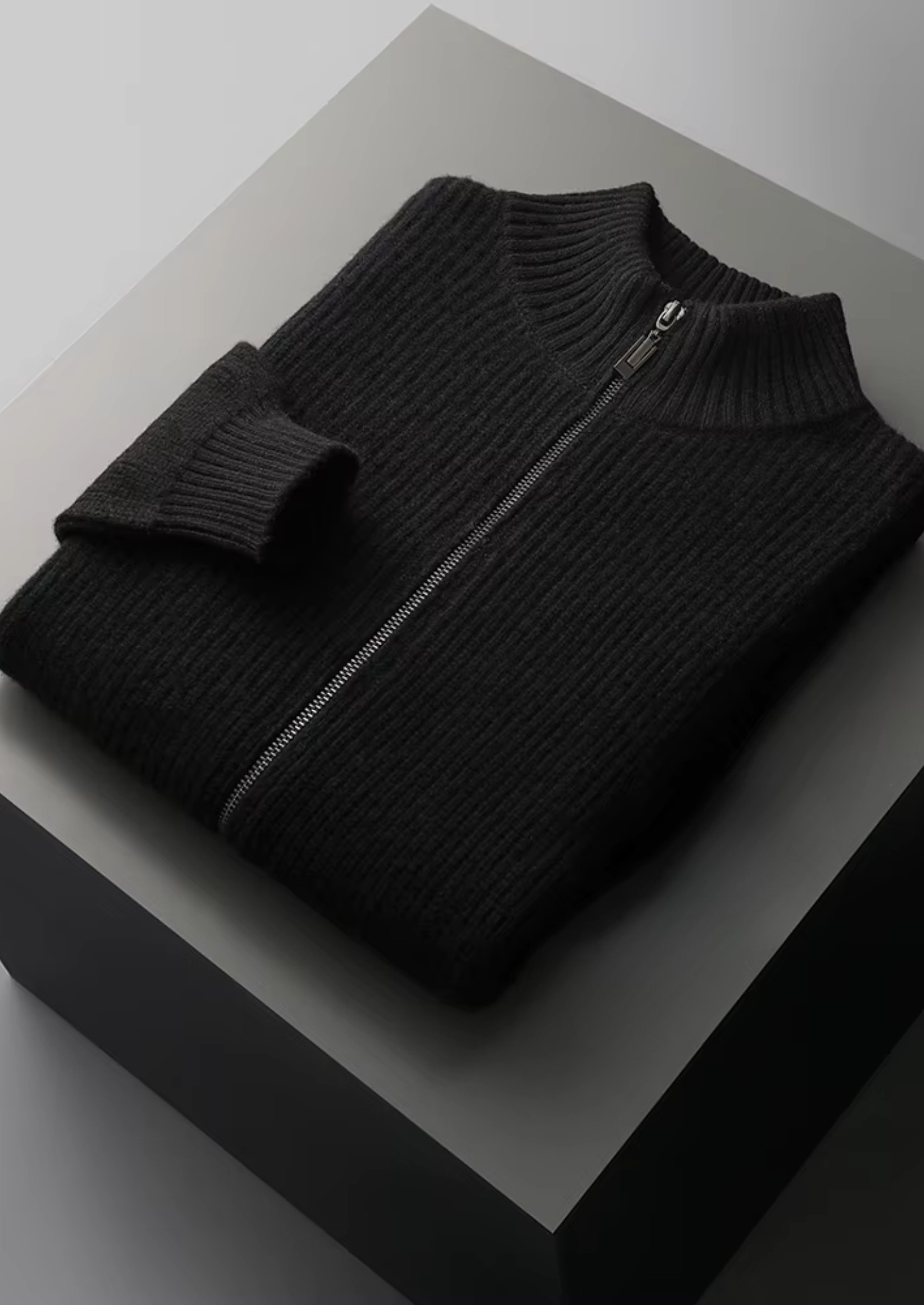 Cardigan en laine mérinos extra-fine pure à côtes tricotées