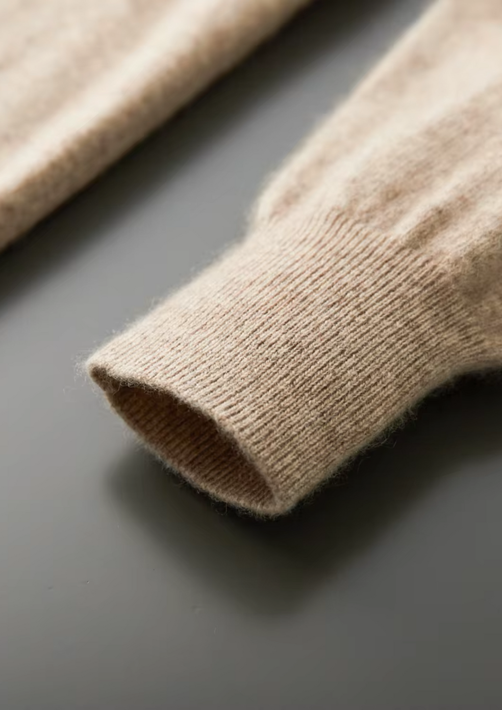 PULL TRADITIONNEL COL V EN LAINE MÉRINOS EXTRA-FINE PURE