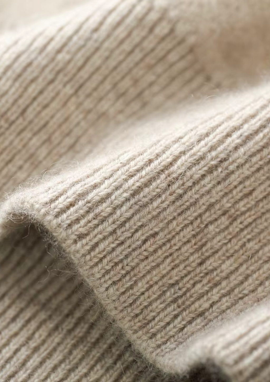 PULL COL V EN LAINE MÉRINOS EXTRA-FINE PURE