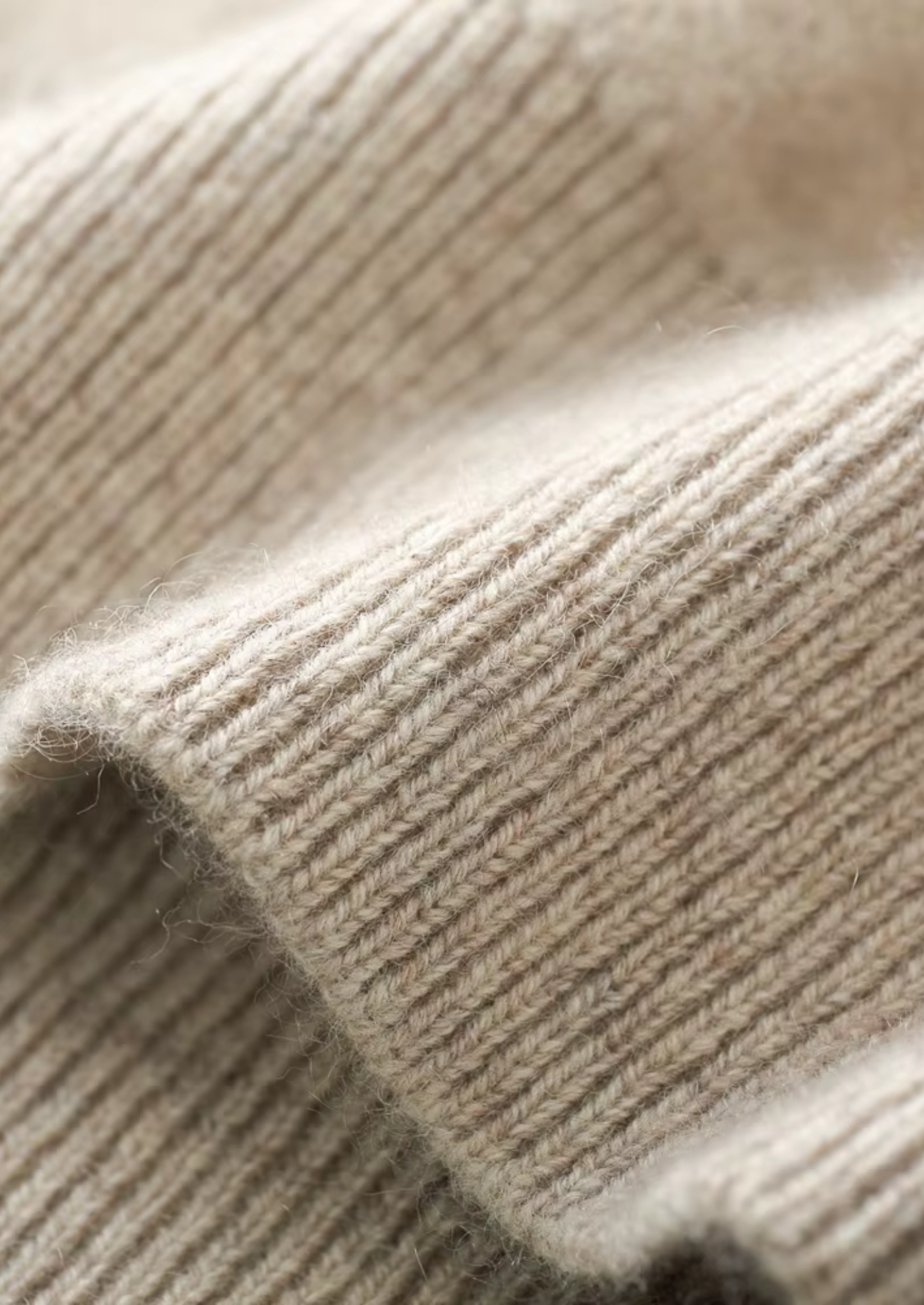 PULL COL V EN LAINE MÉRINOS EXTRA-FINE PURE