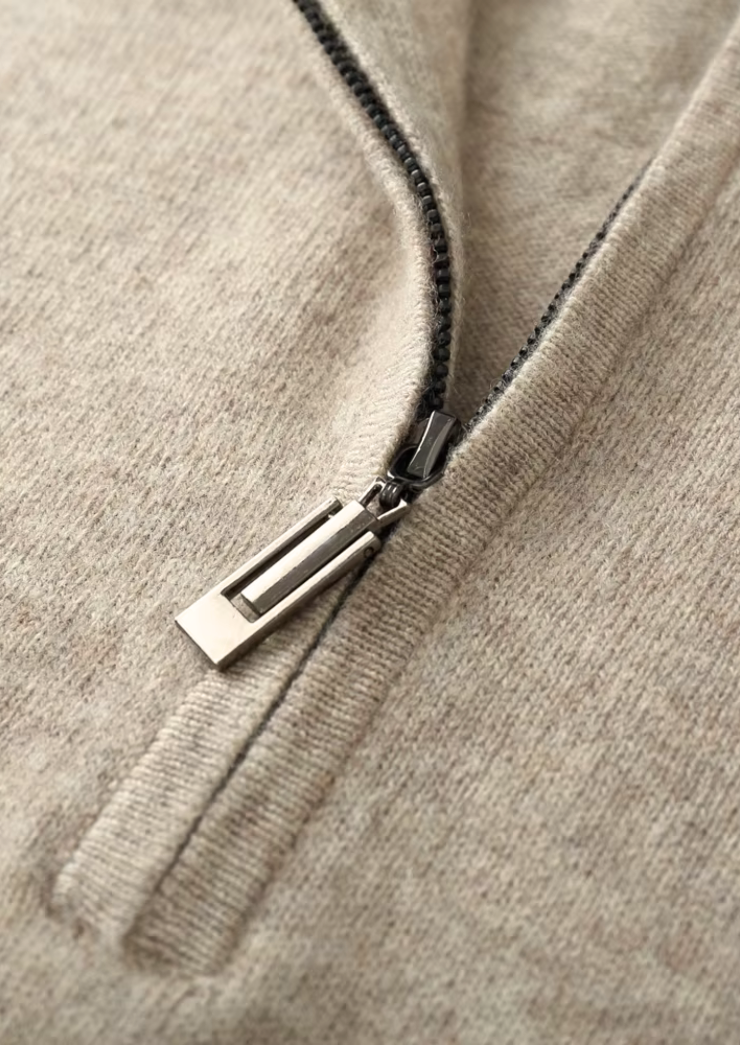 PULL EN LAINE MÉRINOS EXTRA-FINE PURE AVEC DEMI-FERMETURE ÉCLAIR