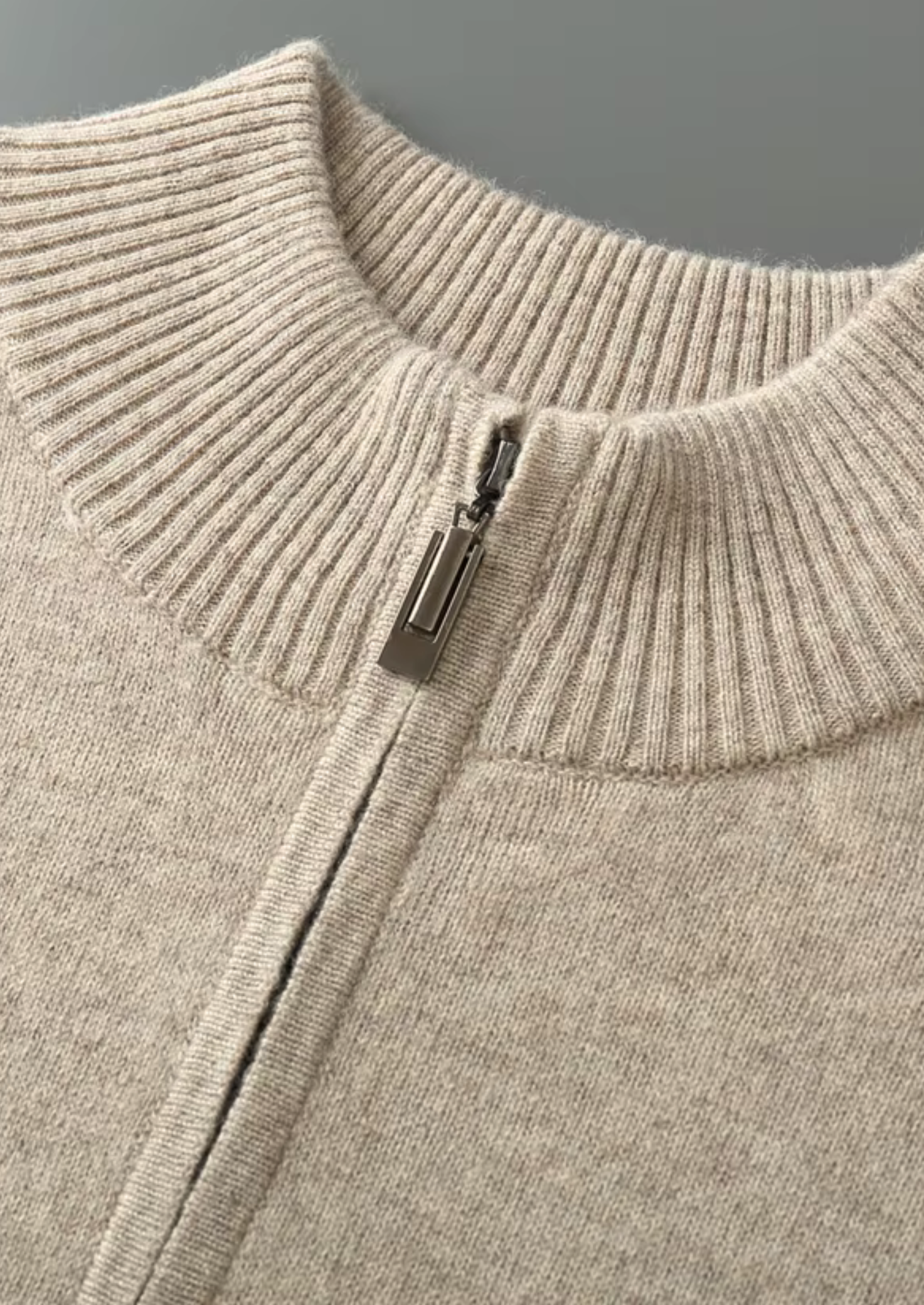 PULL EN LAINE MÉRINOS EXTRA-FINE PURE AVEC DEMI-FERMETURE ÉCLAIR