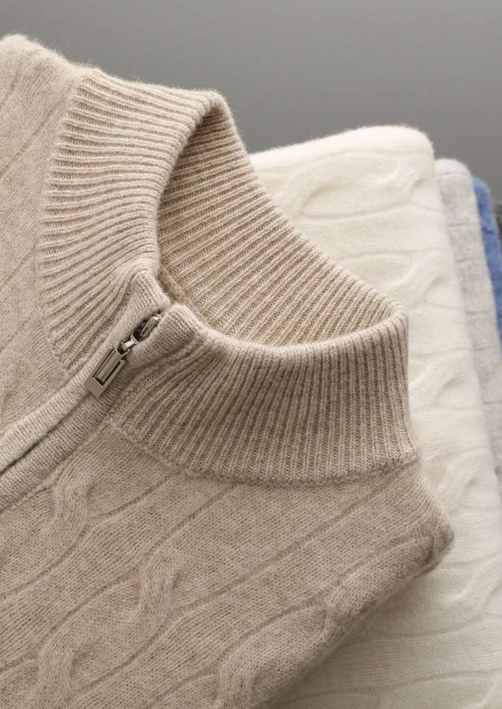 Demi-zip en laine mérinos pure extra-fine avec câble
