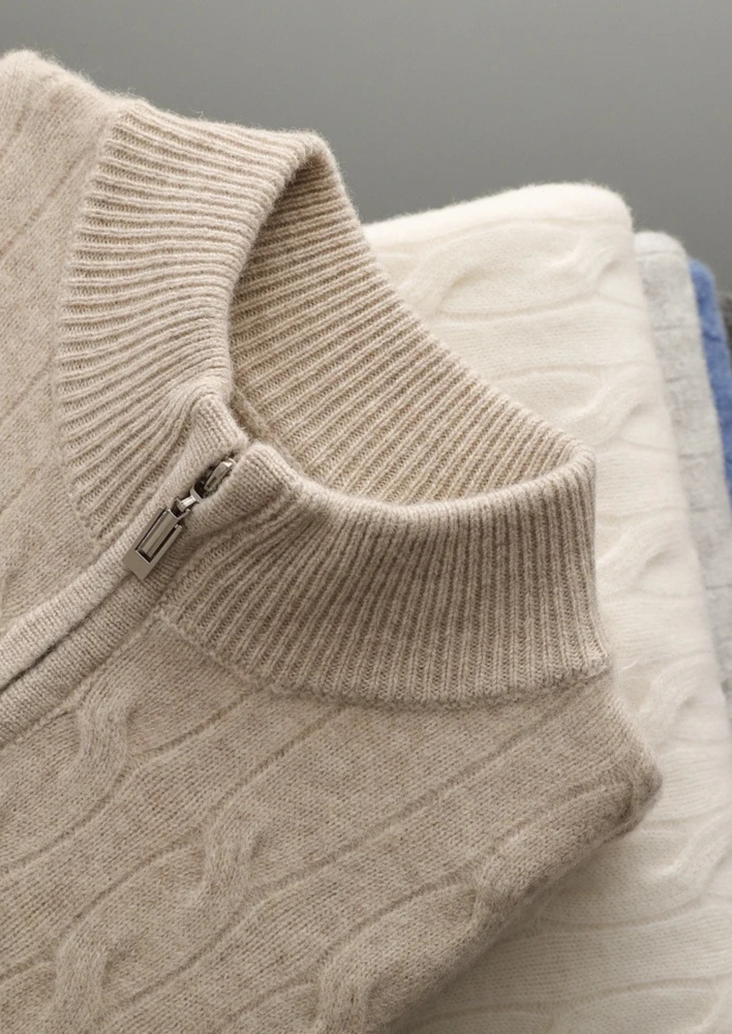 Demi-zip en laine mérinos pure extra-fine avec câble