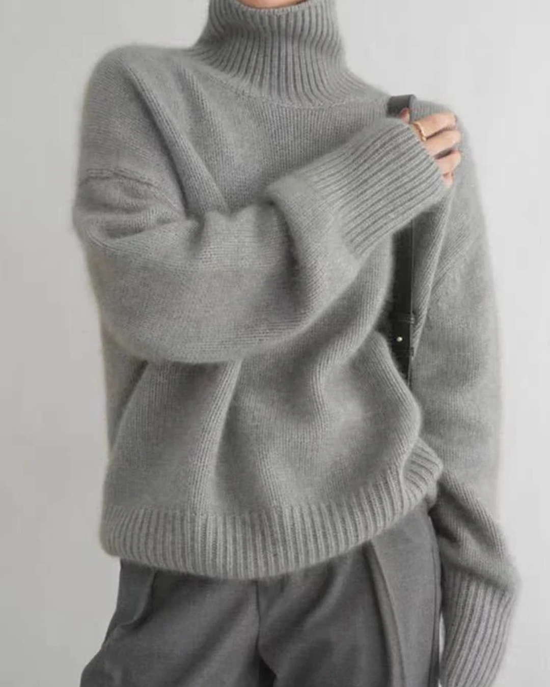 The Sanna — Soft Beige Turtleneck Knit