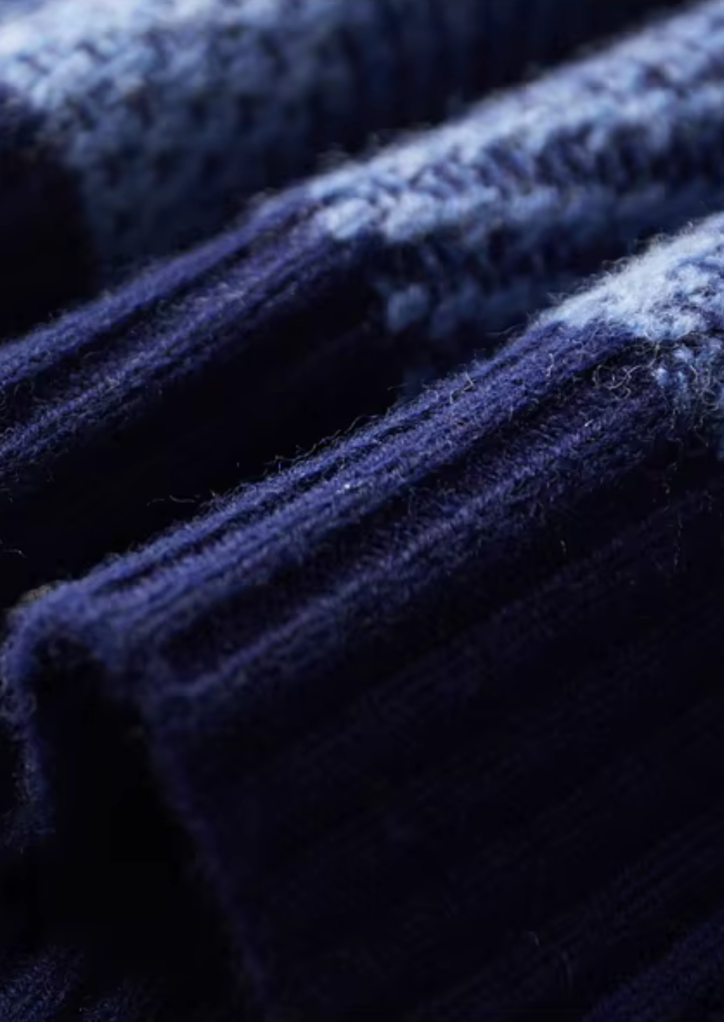 Pull col montant en laine mérinos extra-fine pure avec motif bicolore