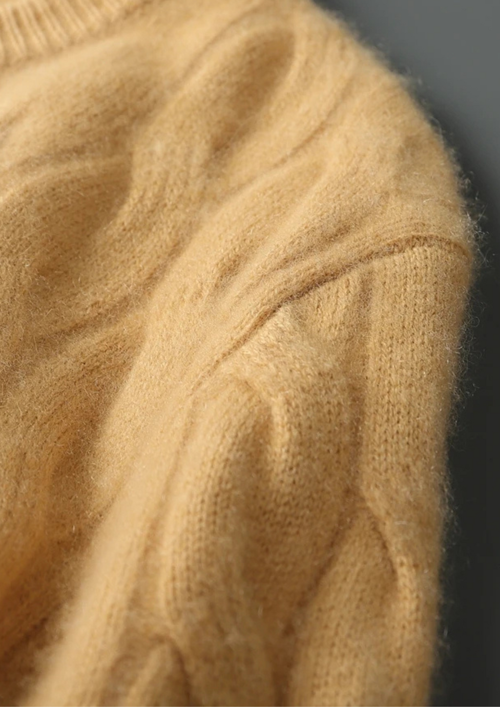 Pull col rond en cachemire câblé premium
