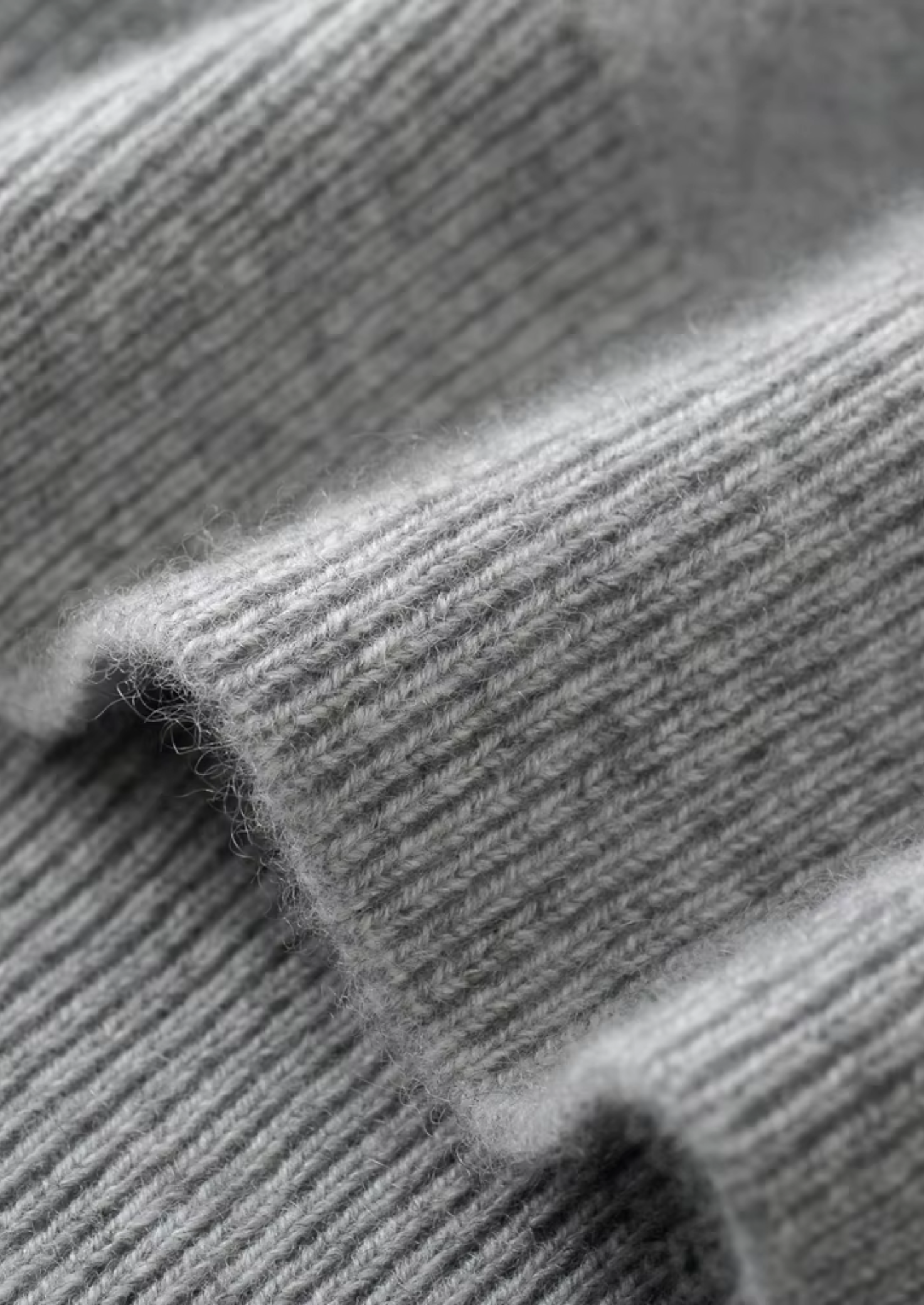 PULL COL V EN LAINE MÉRINOS EXTRA-FINE PURE