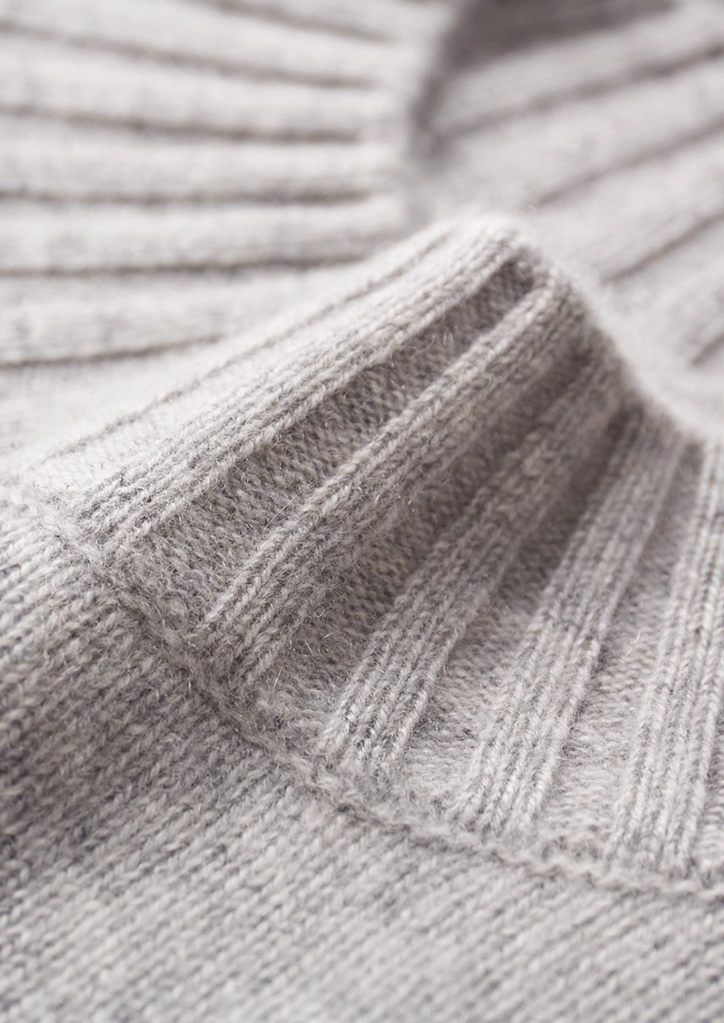 Pull-over col montant gris clair en cachemire pur