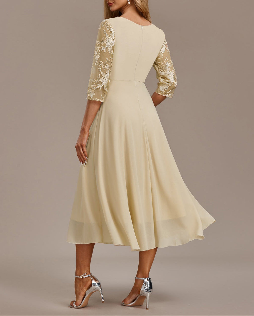 Elin™ - Robe Champagne Brodée avec Détails Délicats