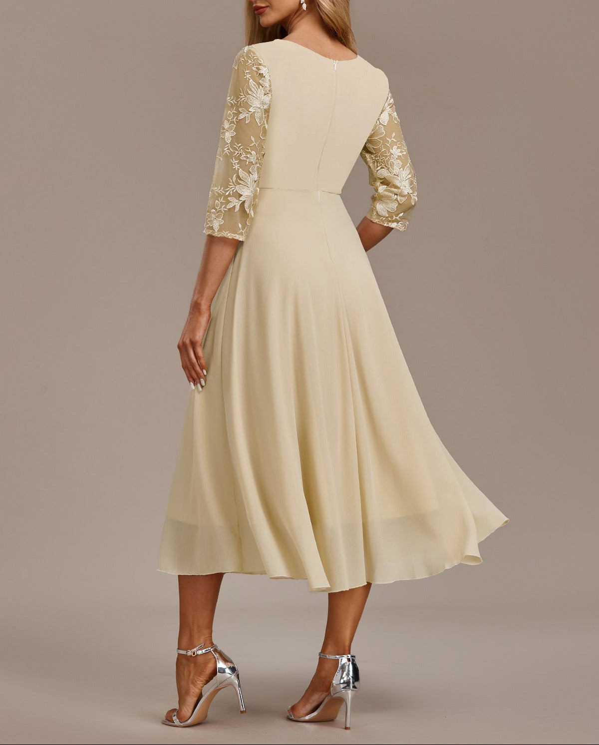 Elin™ - Robe Champagne Brodée avec Détails Délicats