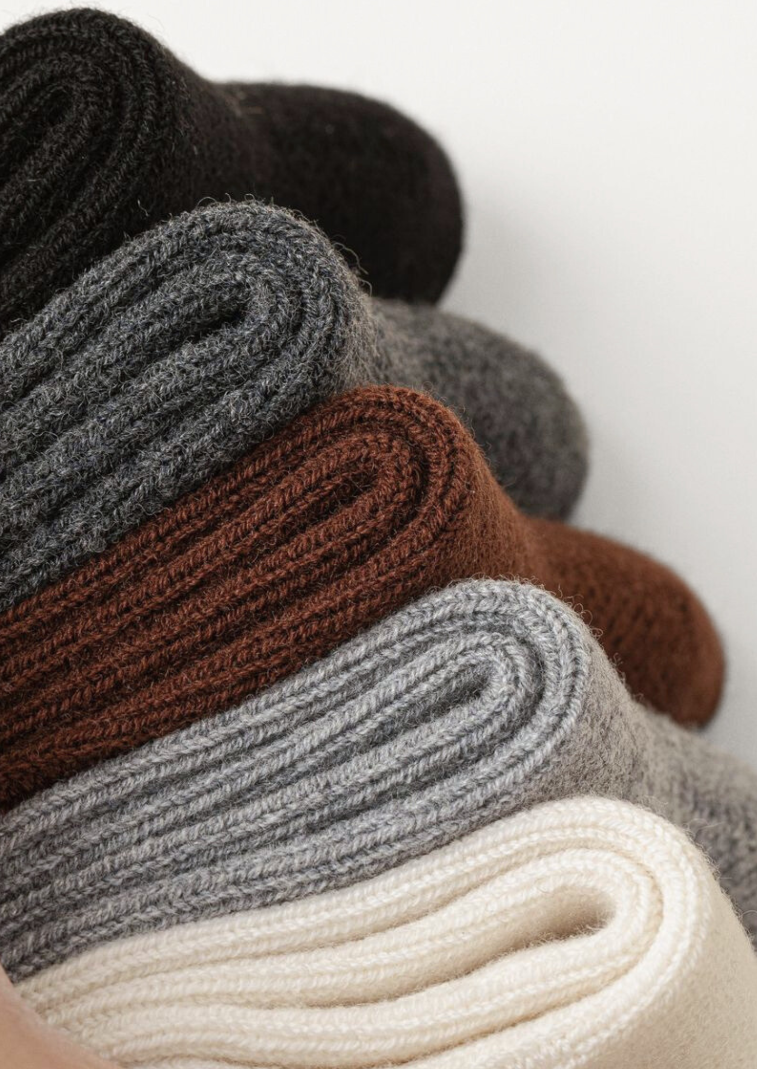 Chaussettes en laine mérinos ultra-douces couleur café avec design côtelé