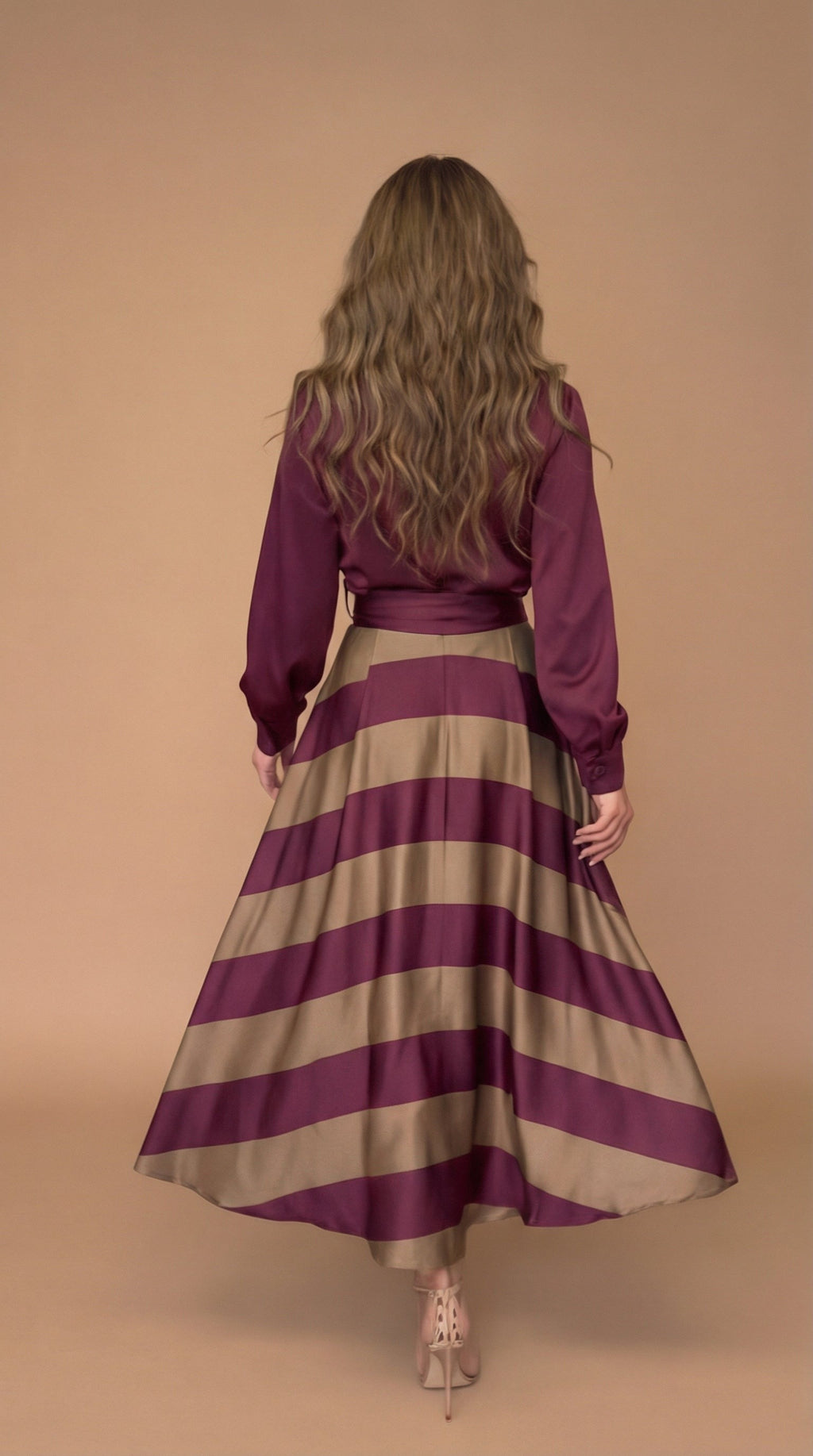 Mila™ - Robe longue rayée à bordure en dentelle