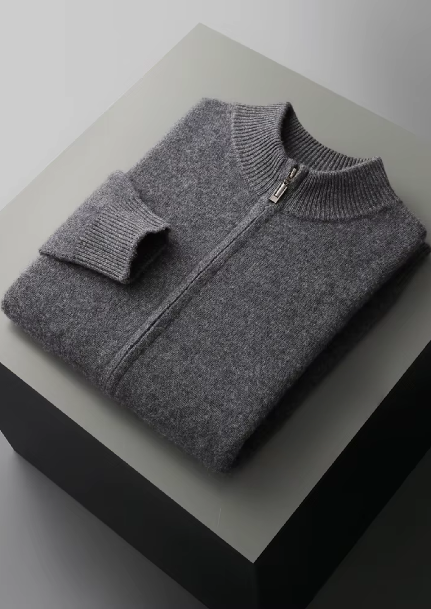ENSEMBLE LUZZO EN LAINE MÉRINOS EXTRA-FINE PURE GRIS FONCÉ