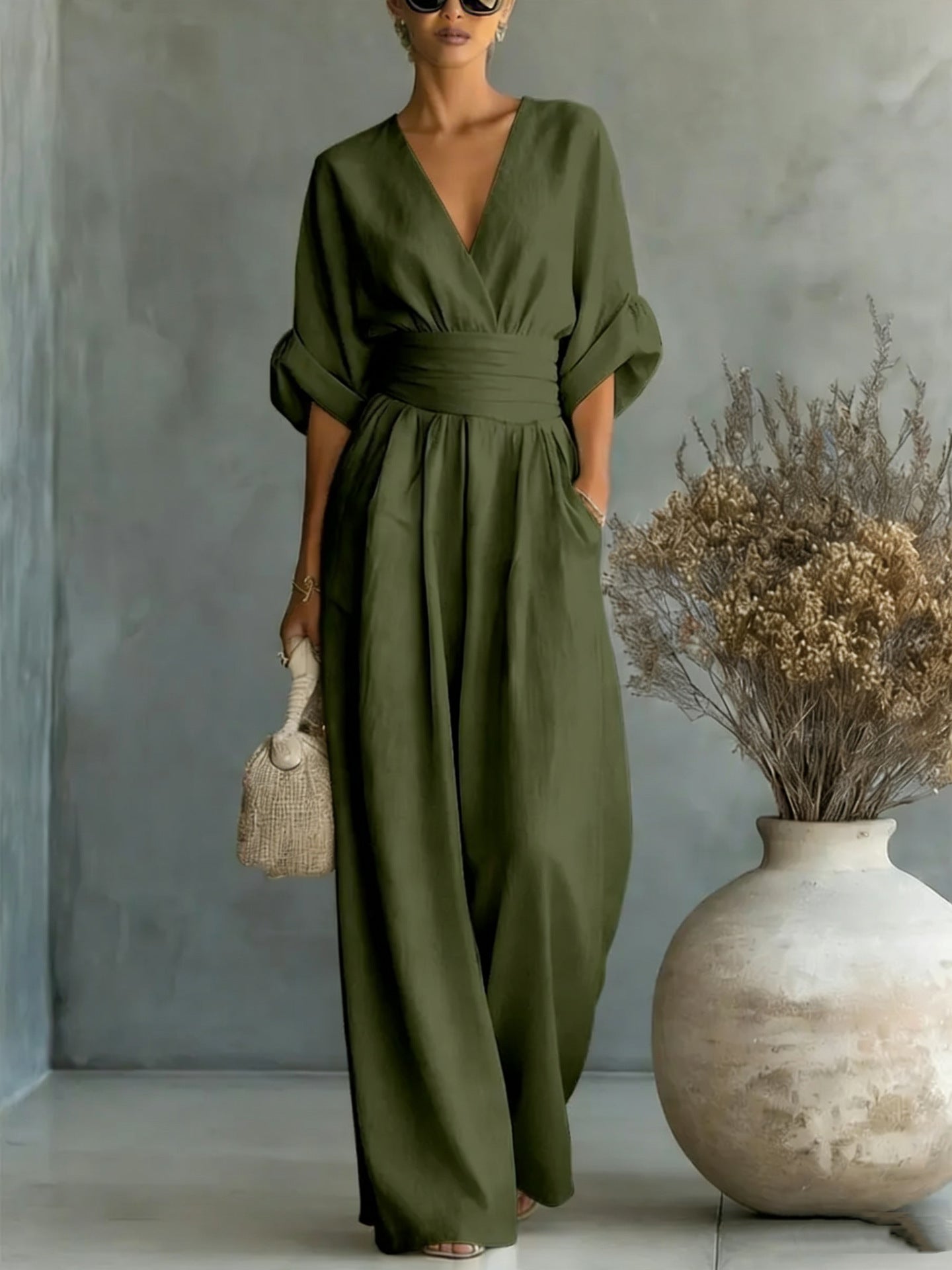 Robe élégante à col en V, manches fluides avec dos nu - Maison Claire et Sylvie