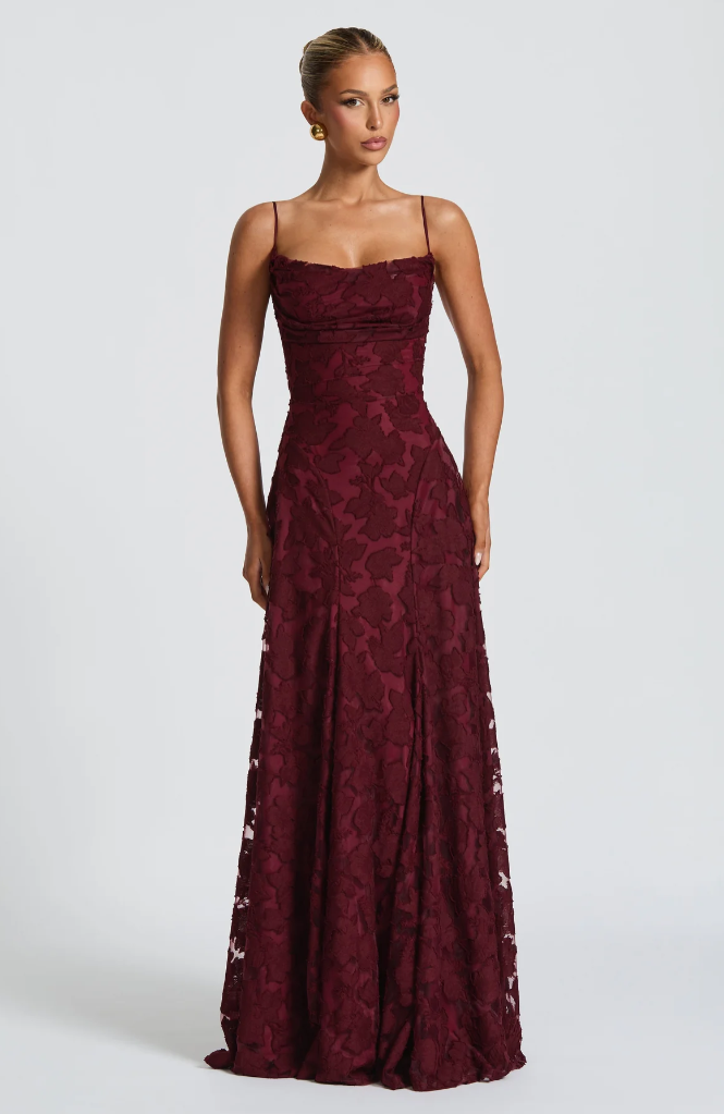 SOFIA | Robe longue en dentelle élégante