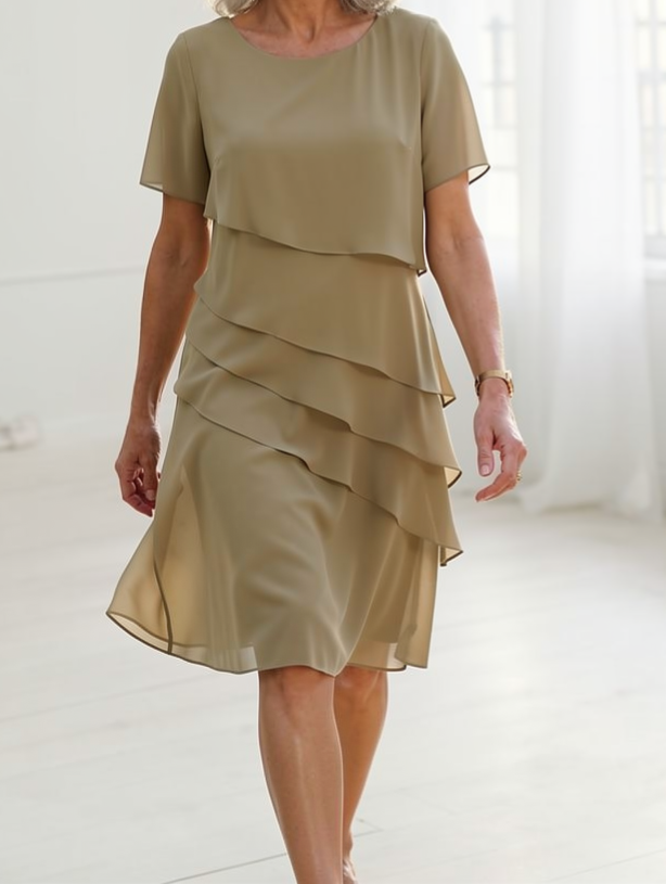 Juliette – Robe fluide élégante avec détails à volants