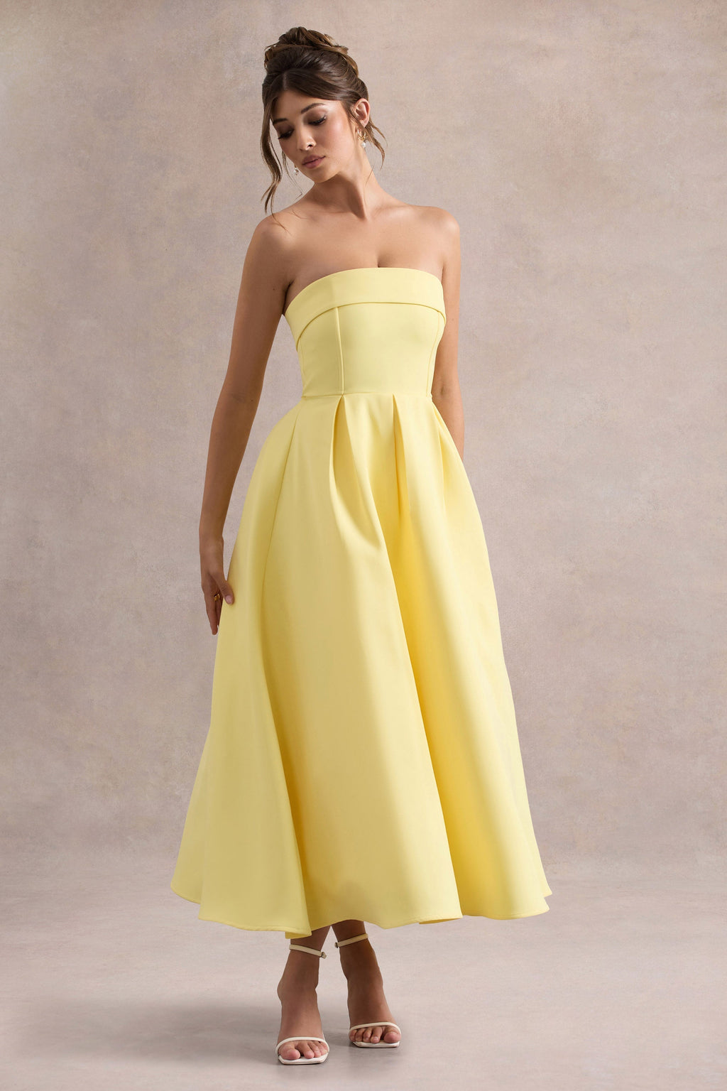 ANNE | Robe mi-longue chic avec encolure décolletée épaules nues