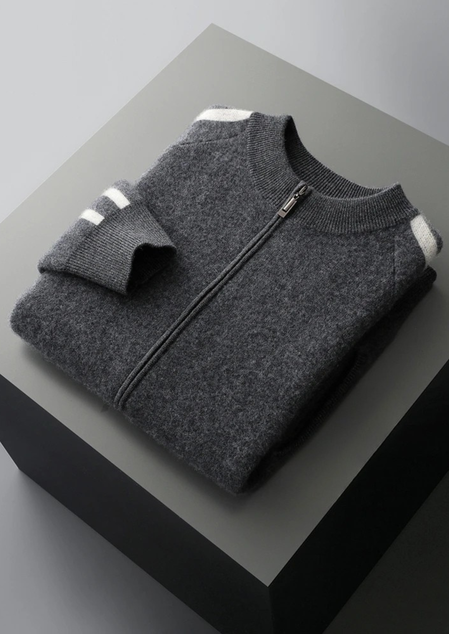 Cardigan en laine mérinos extra-fine pure avec rayures