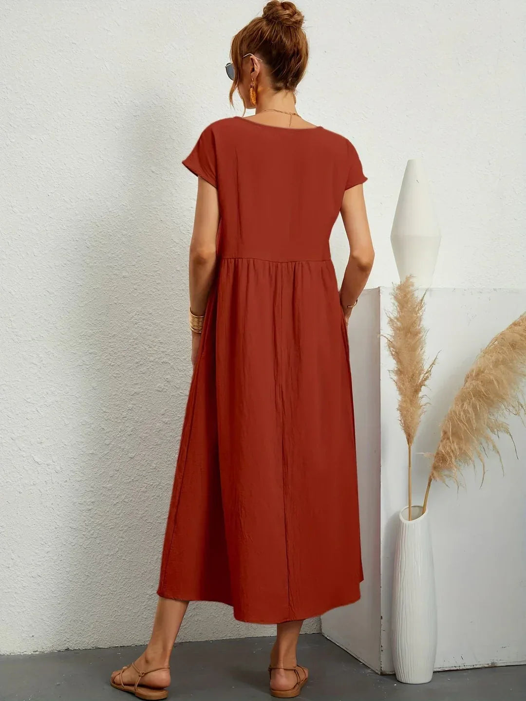 Gabrielle™ — Élégance intemporelle dans une robe midi fluide