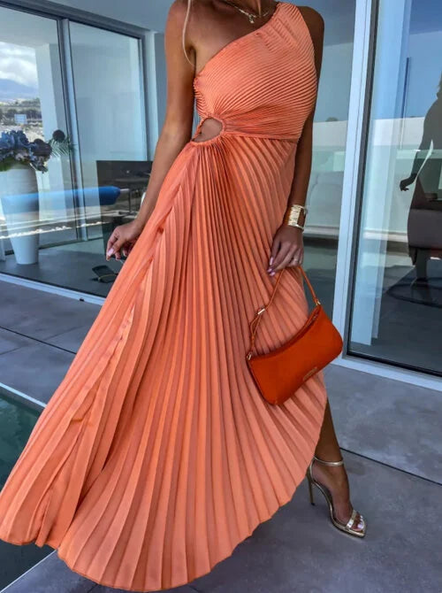 ELLA | Robe mi-longue plissée avec design asymétrique à une épaule