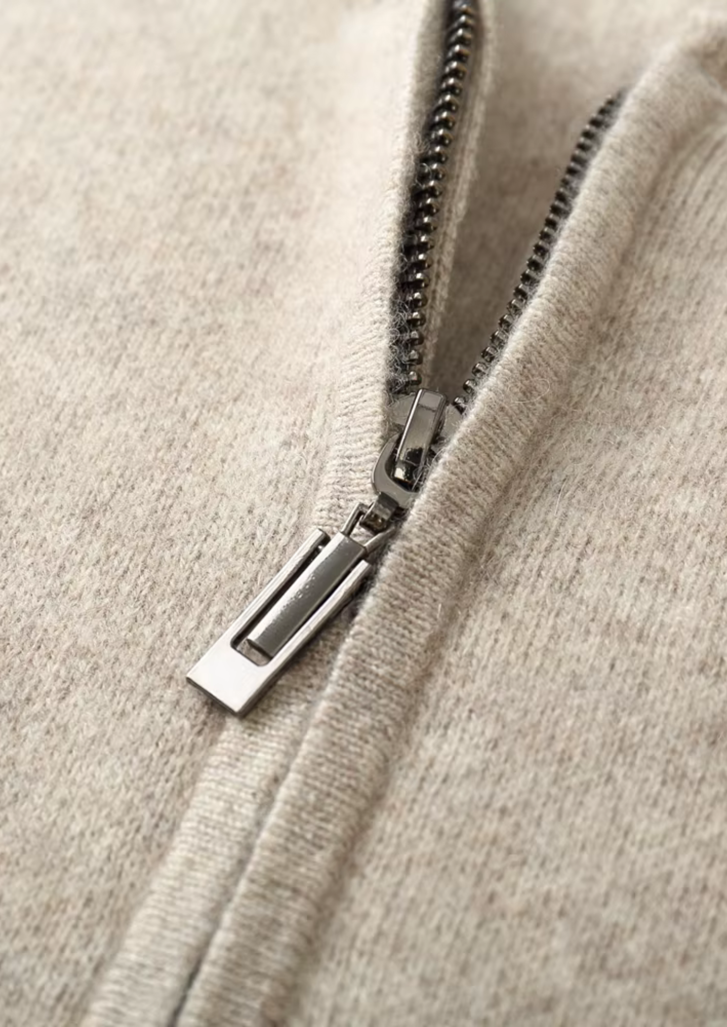 PULL COL V EN LAINE MÉRINOS EXTRA-FINE PURE