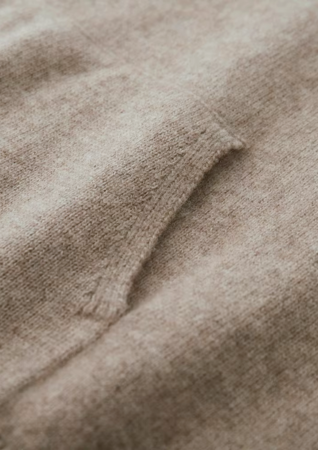 SWEAT À CAPUCHE ESSENTIEL EN CACHEMIRE PREMIUM