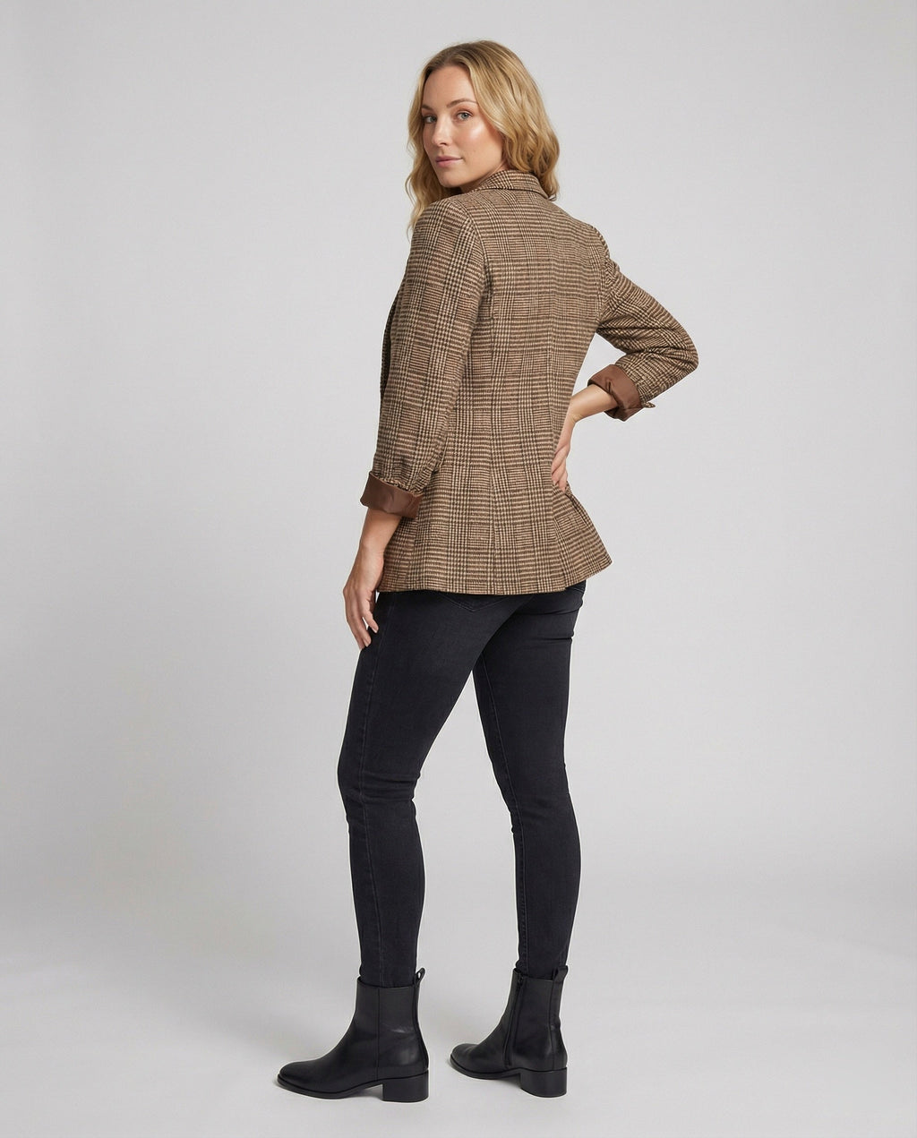 The Elara Blazer — Tawny Check