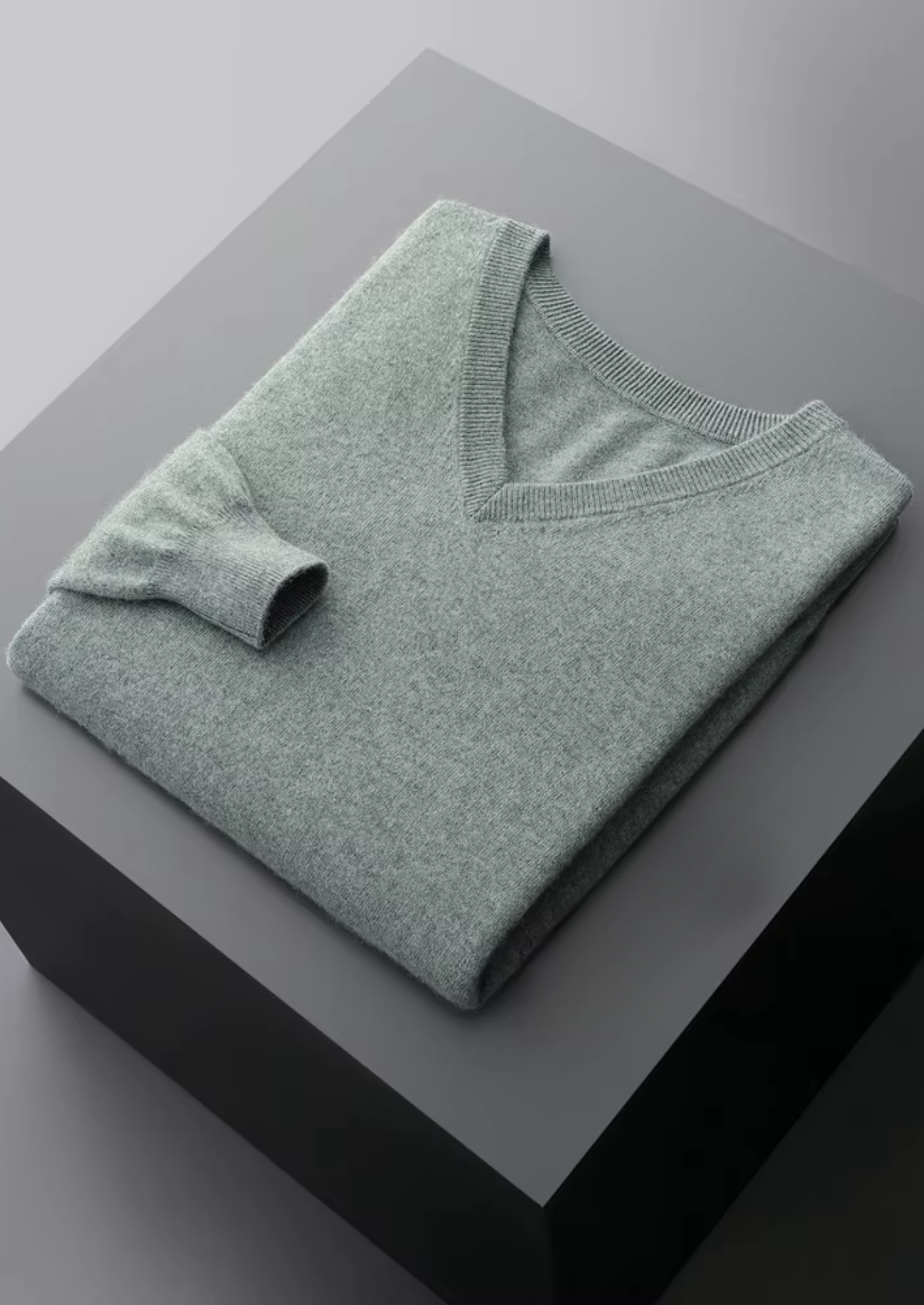 PULL TRADITIONNEL COL V EN LAINE MÉRINOS EXTRA-FINE PURE