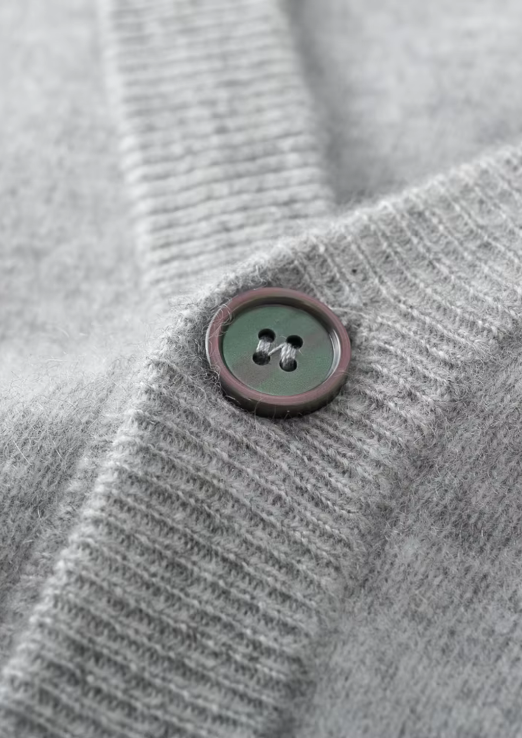 Cardigan classique en laine mérinos pure extra-fine