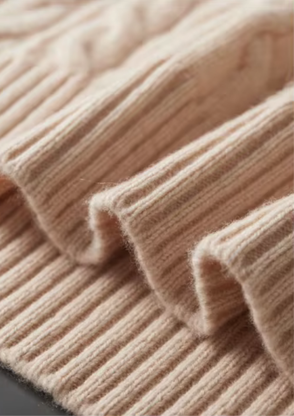 Pull ras du cou en laine mérinos pure extra-fine avec torsades