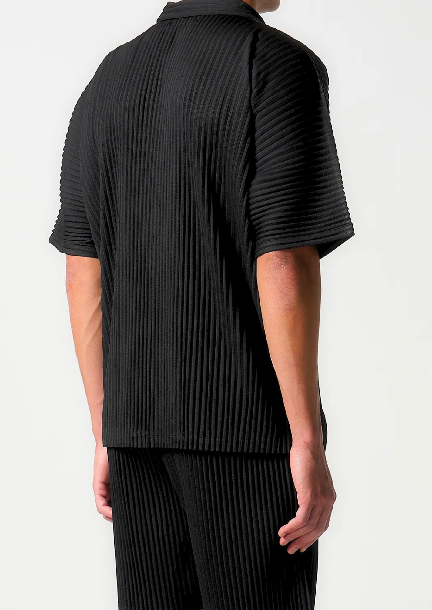 ENSEMBLE D'ÉTÉ NOIR AVEC PLIS