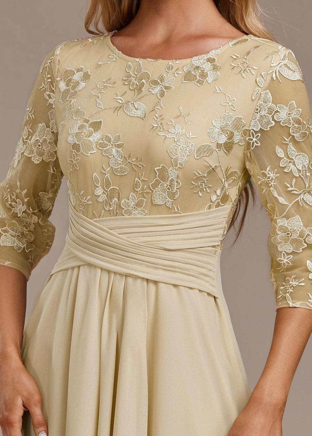 Elin™ - Robe Champagne Brodée avec Détails Délicats