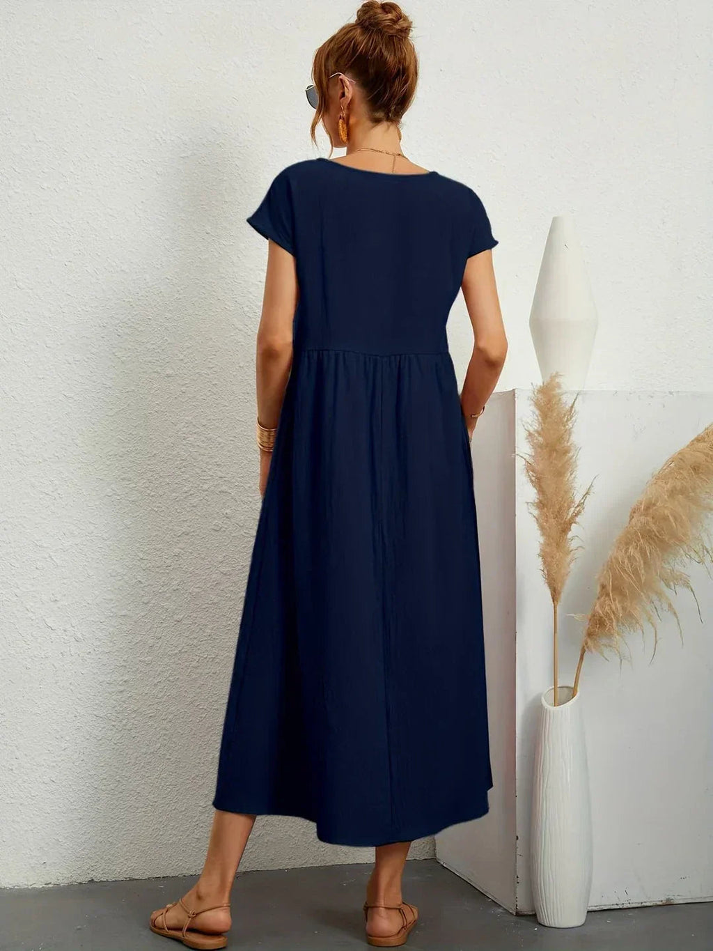 Gabrielle™ — Élégance intemporelle dans une robe midi fluide