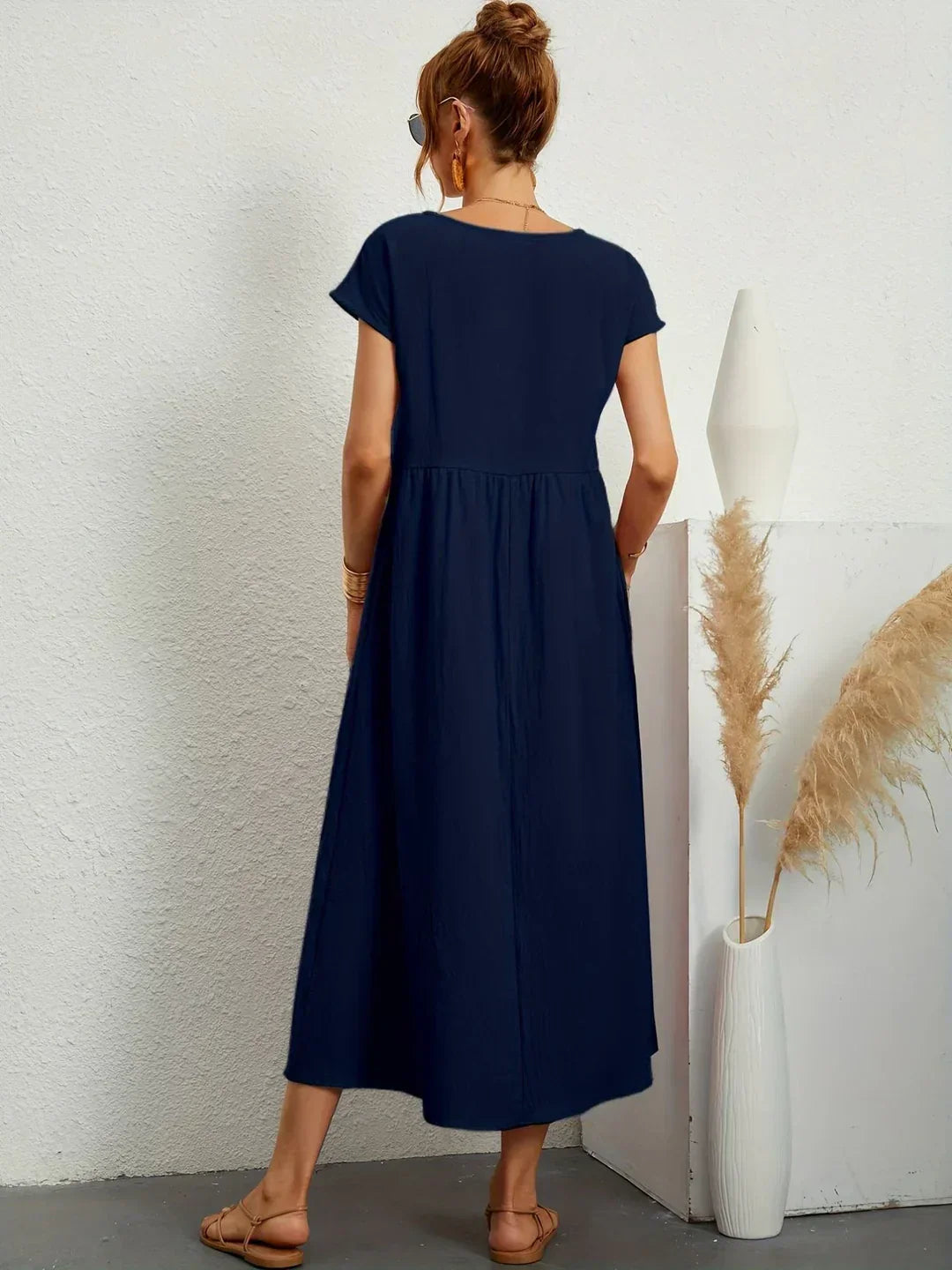 Gabrielle™ — Élégance intemporelle dans une robe midi fluide