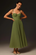 AURELIA | Robe maxi plissée gracieuse en mouvement