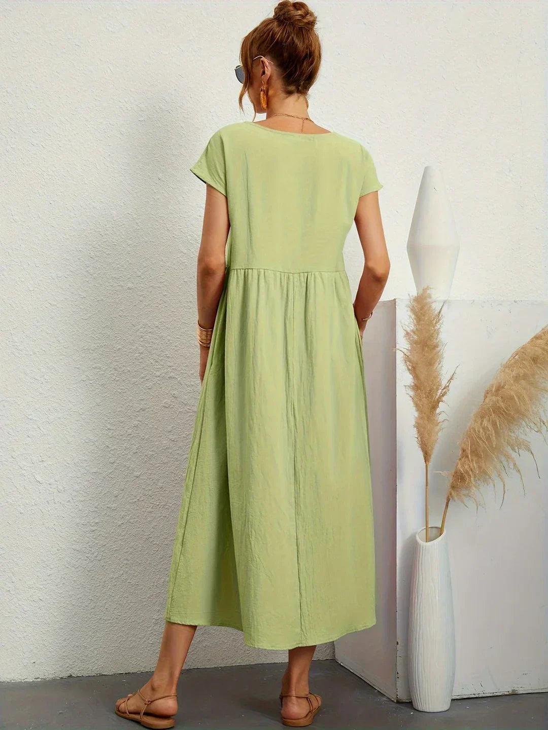 Gabrielle™ — Élégance intemporelle dans une robe midi fluide