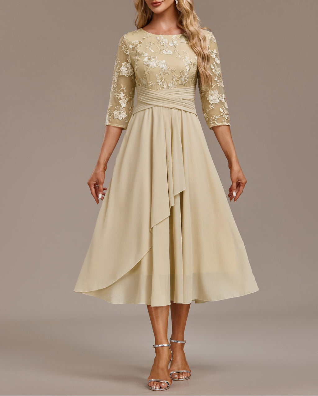 Elin™ - Robe Champagne Brodée avec Détails Délicats
