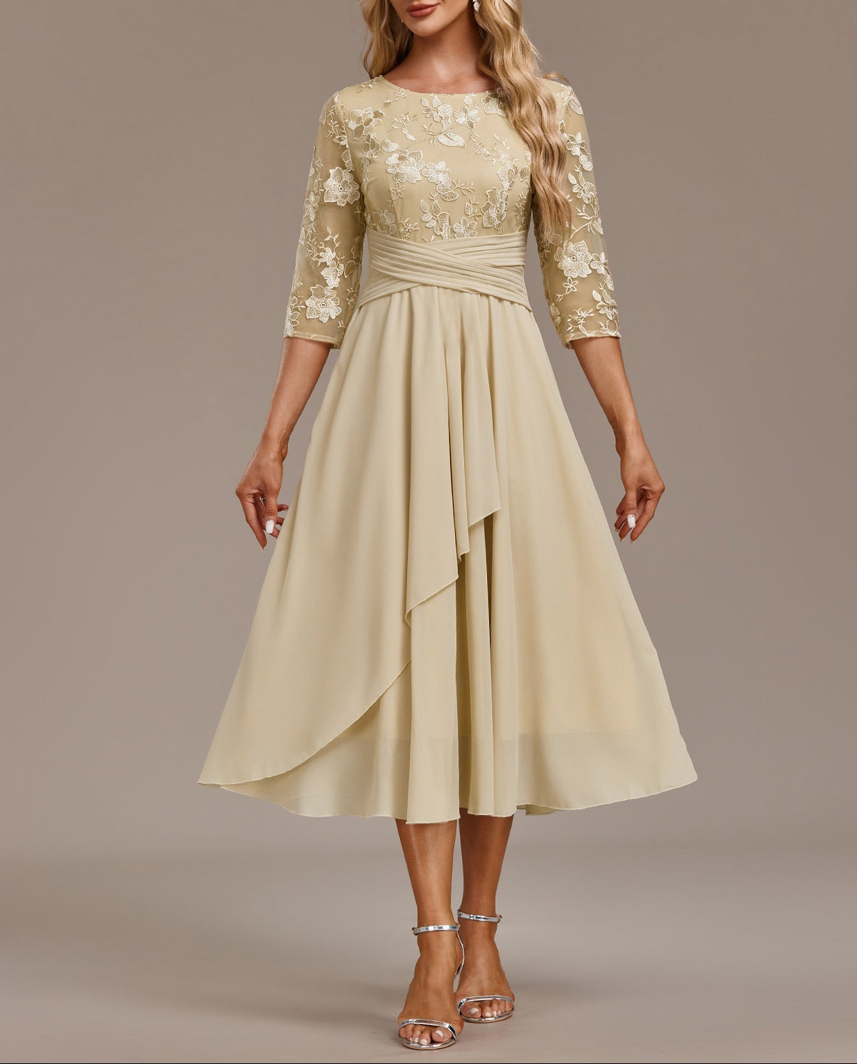 Elin™ - Robe Champagne Brodée avec Détails Délicats