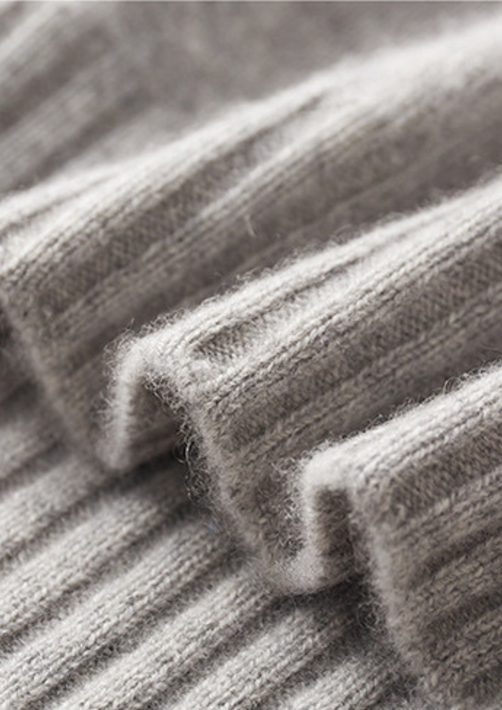 Pull-over col montant gris clair en cachemire pur