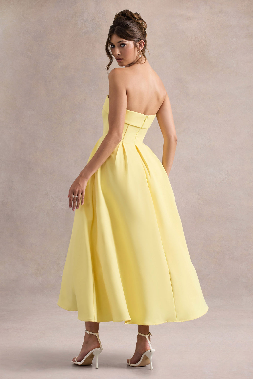 ANNE | Robe mi-longue chic avec encolure décolletée épaules nues