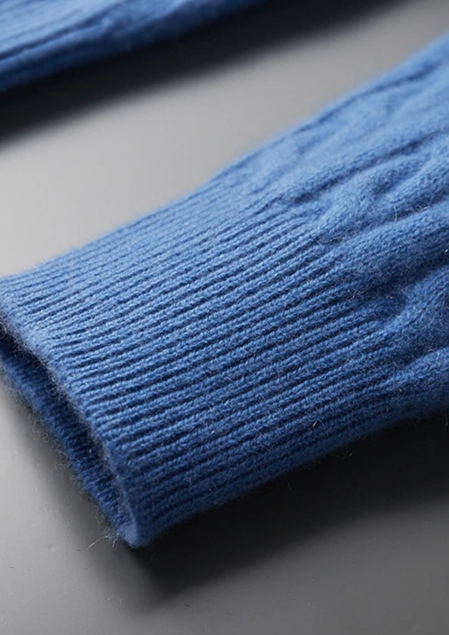 Sweat à capuche en cachemire premium à maille torsadée avec fermeture éclair