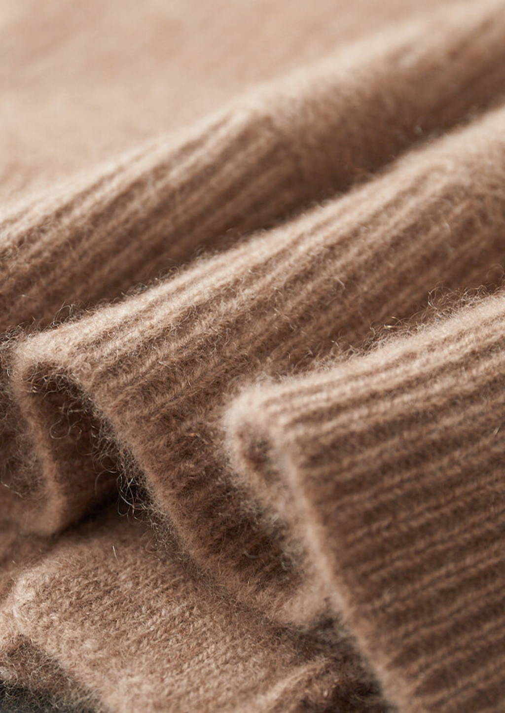SURCHEMISE EN CACHEMIRE PUR BEIGE À BOUTONS