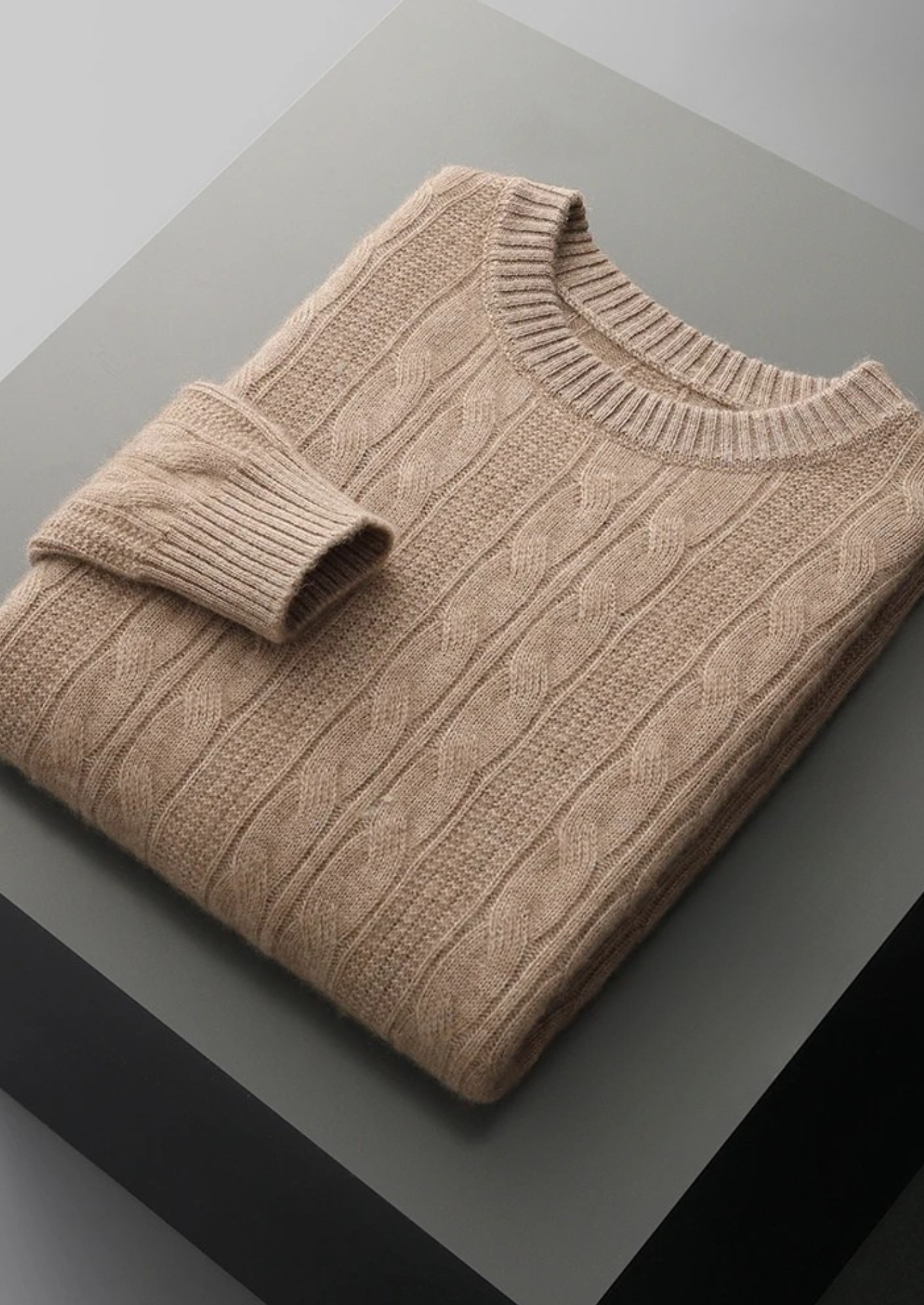 PULL RAS DU COU EN LAINE MÉRINOS EXTRA-FINE PURE À MAILLE TORSADÉE