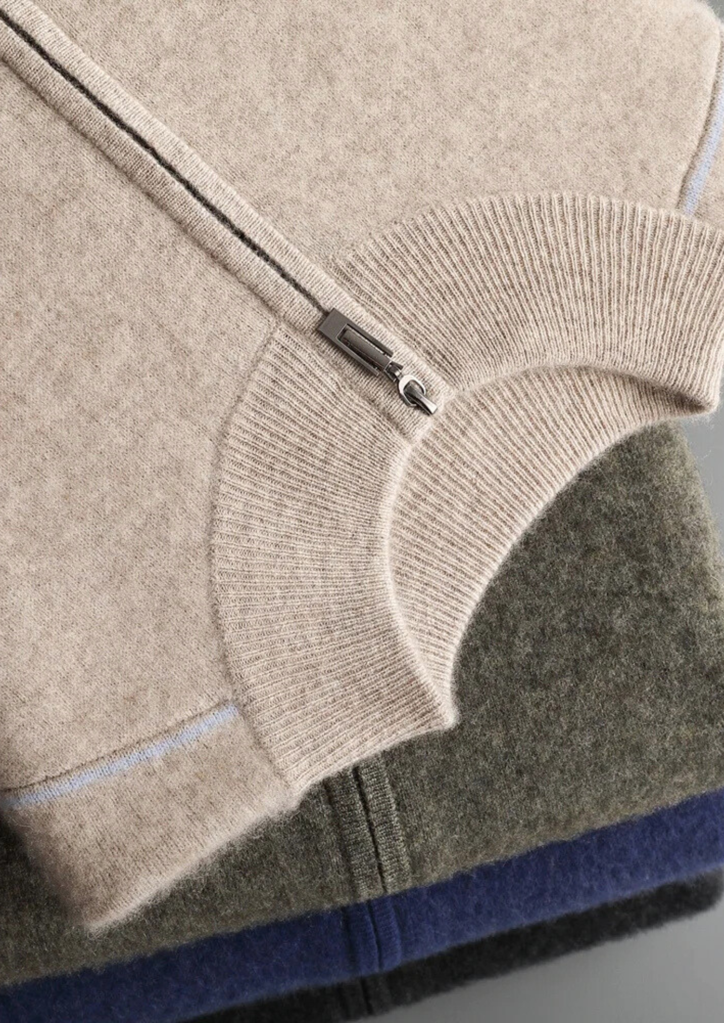 Cardigan zippé bicolore en cachemire premium