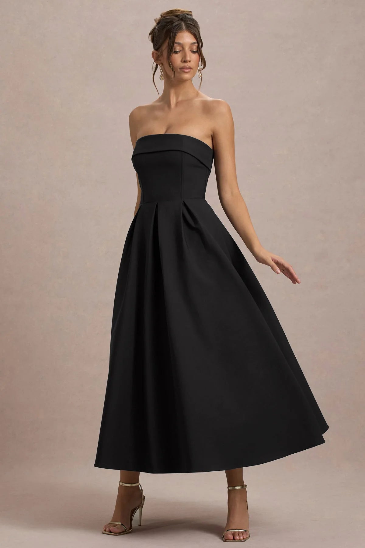 ANNE | Robe midi chic avec un décolleté en épaules dénudées