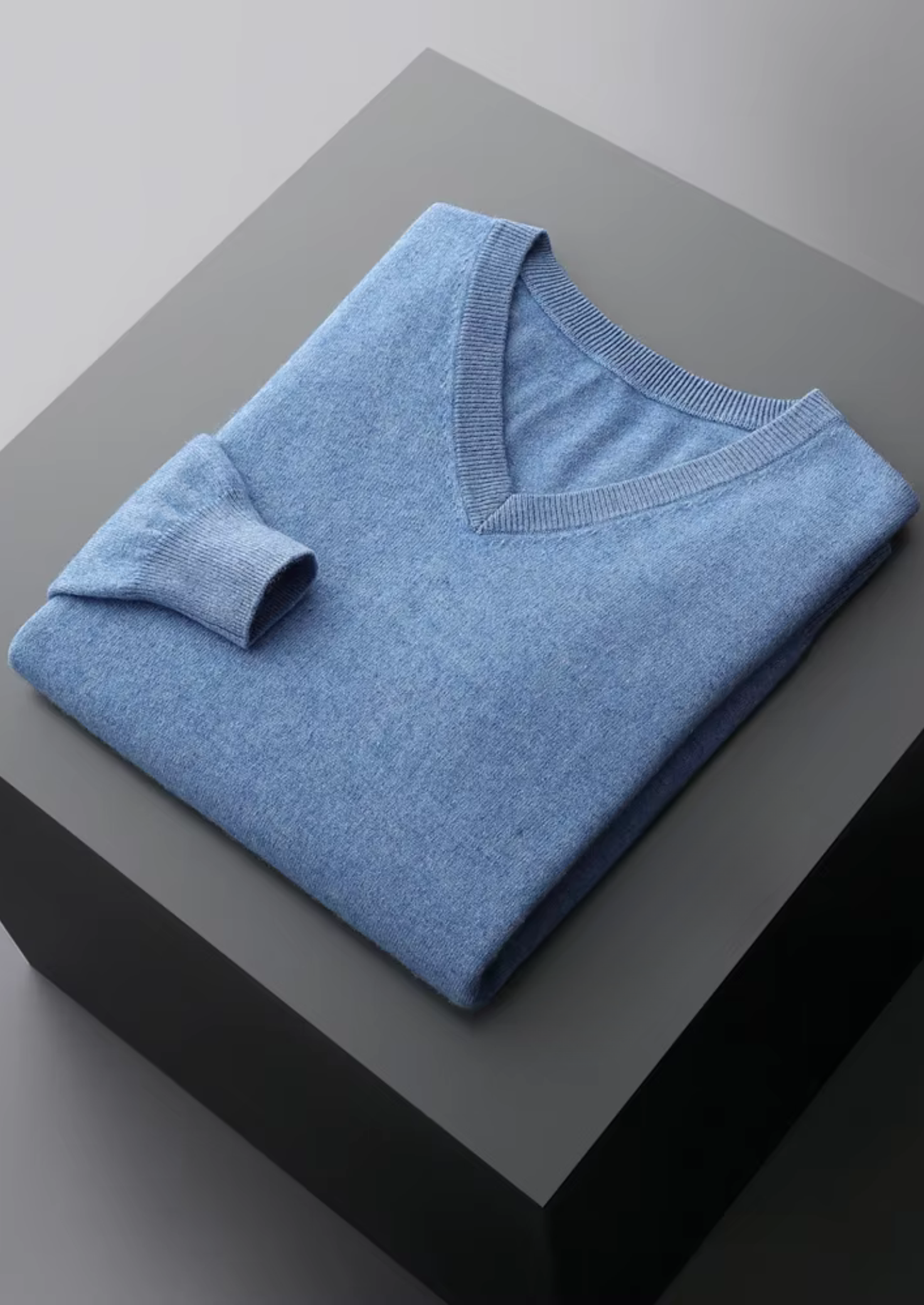 PULL TRADITIONNEL COL V EN LAINE MÉRINOS EXTRA-FINE PURE